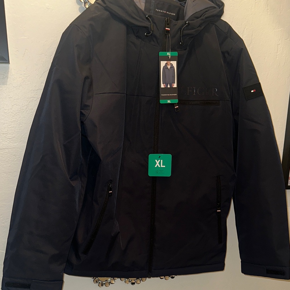 Tommy Hilfiger Men's Performance Windbreaker and Rain Jacket with Quilted Lining - Picture 11 of 16
